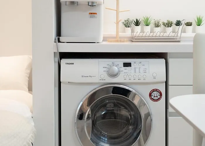 New 홍대역30sec #massage Chair #netflix #purifier I 아파트